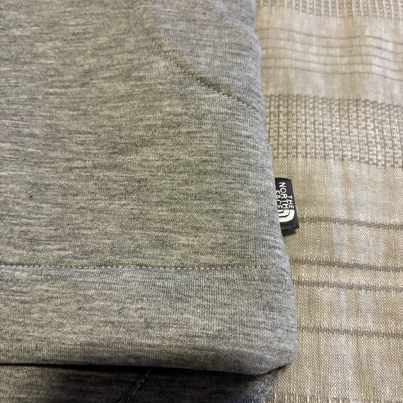 The North Face Womens Hybrination Thermal 3D Faux Fur Vest Gray SMALL - Picture 5 of 11